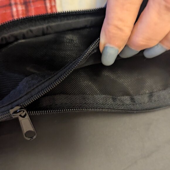 PENGUIN Hanging Toiletry Travel Bag NWOT - Picture 8 of 11